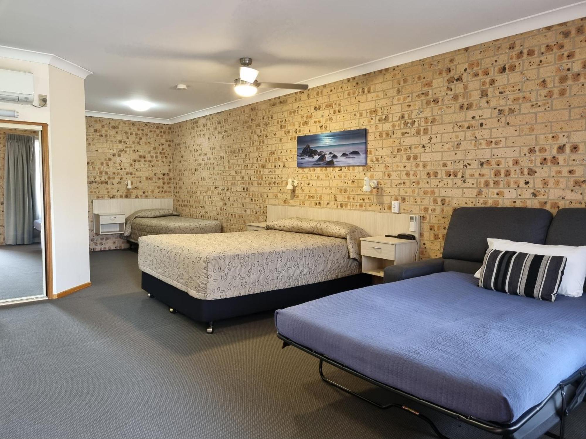 Cardiff Motor Inn Нюкасъл Екстериор снимка
